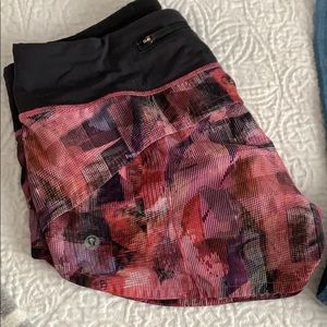 Lululemon speed up 2.5” short